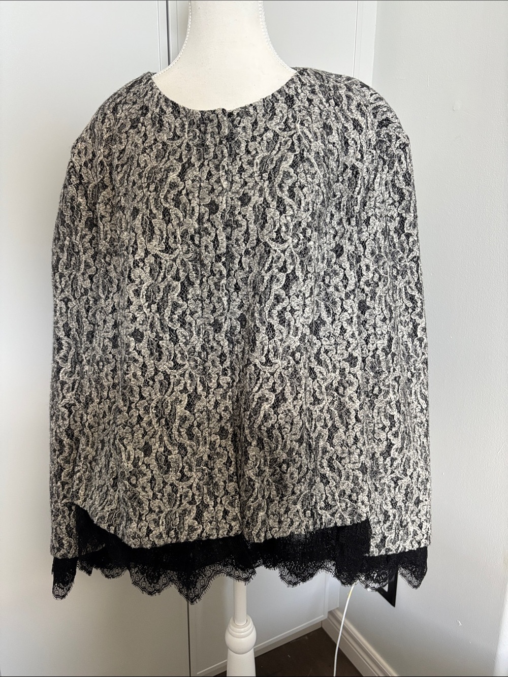 Lafayette 148 Black and Cream Lace-Trim Textured Women's Top